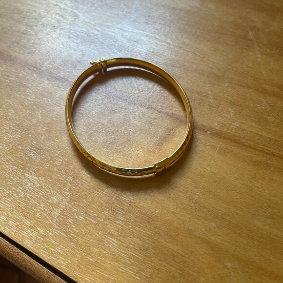 Gold Plated Ladies Bracelet - Picture 3 of 3